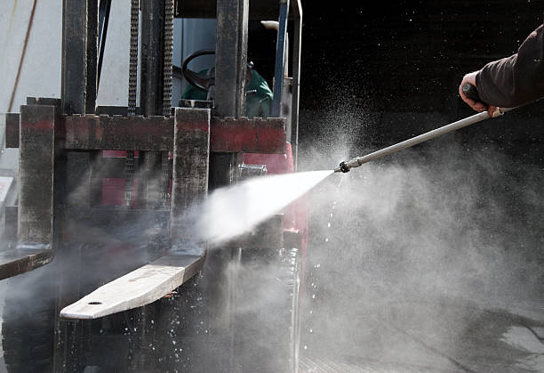 Best Garage Pressure Washing  in Zeeland, MI